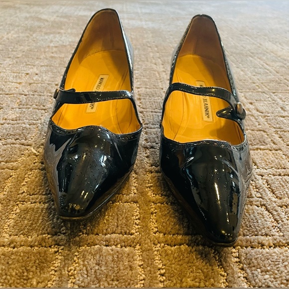 Manolo Blahnik Black Patent Leather Mary Jane Pumps (EU 41) - Picture 4 of 4
